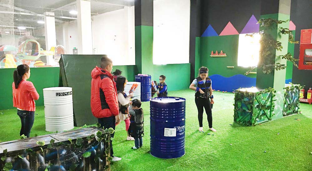 Đầu tư đấu trường Nerf: Mô hình doanh thu và vận hành 1 Mô hình đầu tư đấu trường Nerf với bunker và khu vực thi đấu an toàn