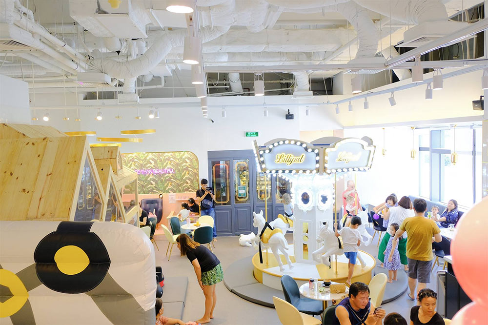 Mở play cafe hay khu vui chơi: Chọn mô hình nào phù hợp? 2 So sánh mở play cafe và khu vui chơi đầy đủ dịch vụ cho trẻ em