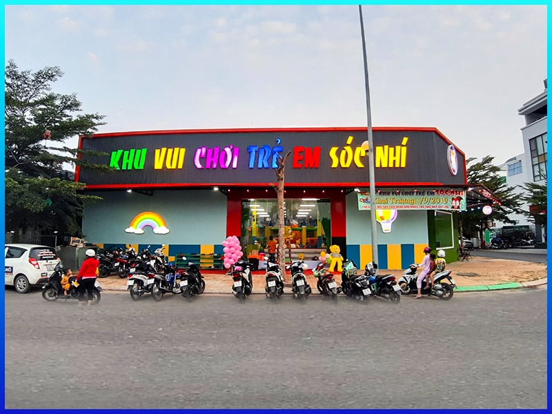 Top 10 biển quảng cáo khu vui chơi đẹp, thu hút check-in 2 Top biển quảng cáo khu vui chơi trẻ em đẹp với chữ nổi LED và điểm check-in
